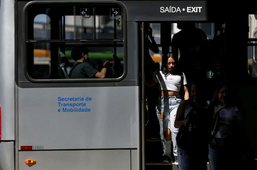 onibus mulher